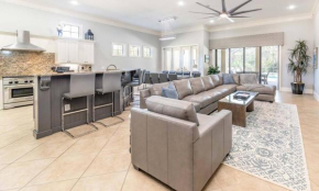 Beautiful 5 Star Villa with Private Pool on the Prestigious Reunion Resort and Spa, Orlando Villa 4567